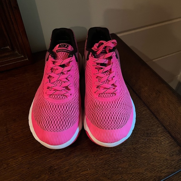 Nike Women's Flex Experience RN 5
844729-600 Pink Running Shoes - Picture 3 of 9